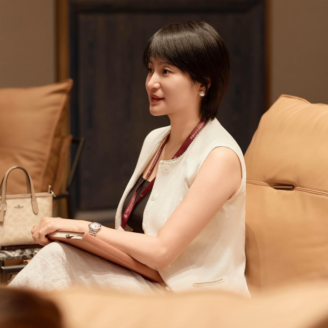 孝义市尊爵皇家婚纱摄影主理人