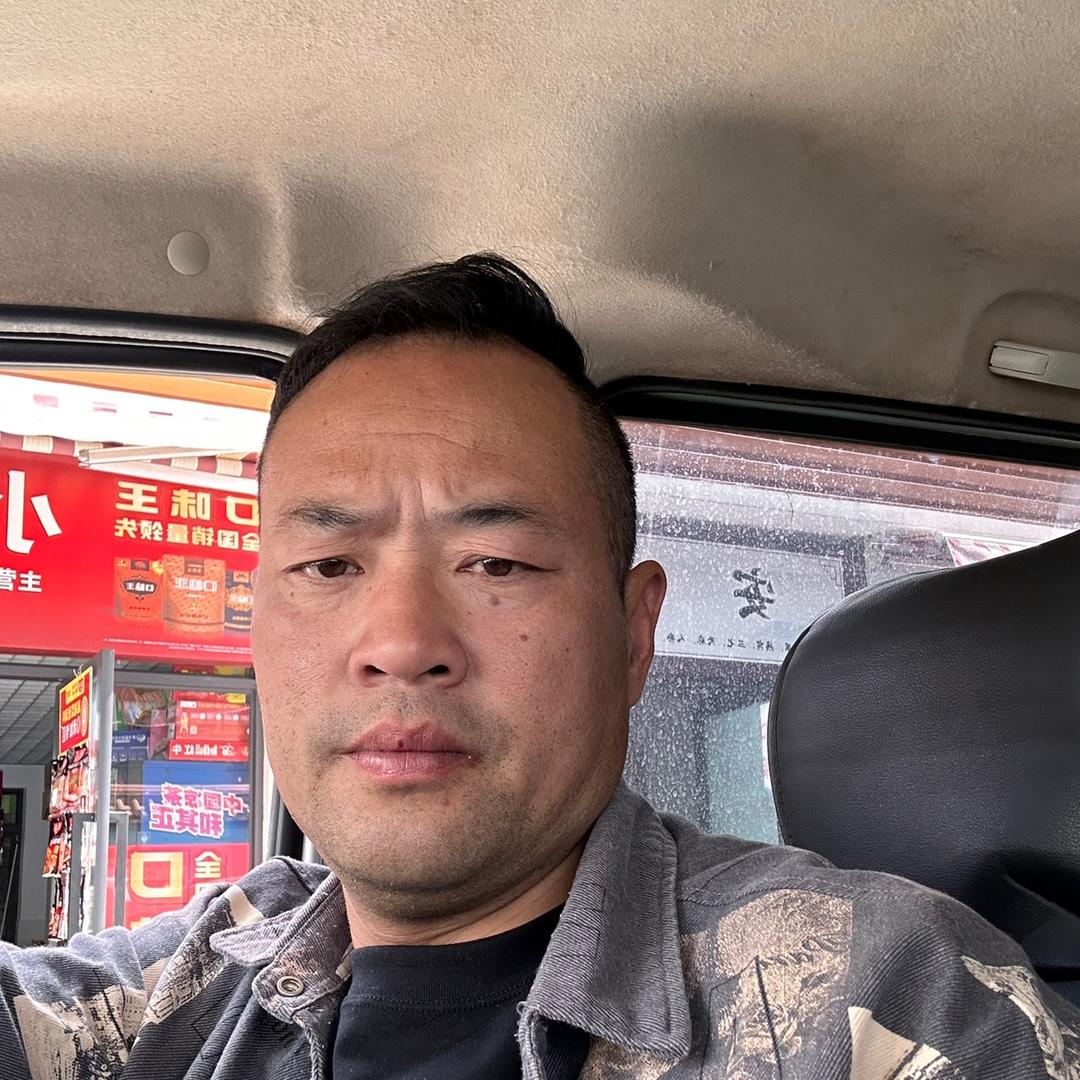 地摊卖货大哥