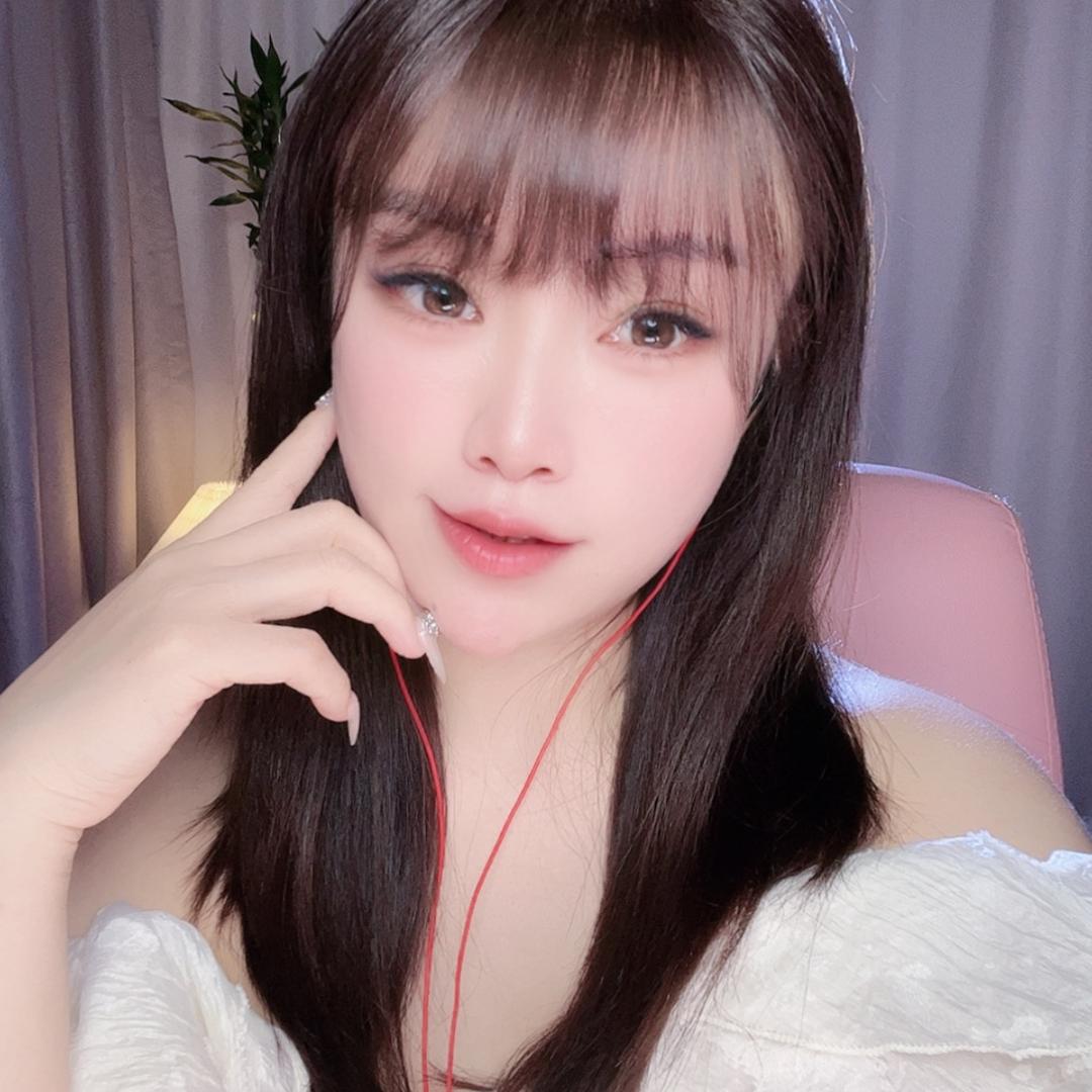 小吖頭.