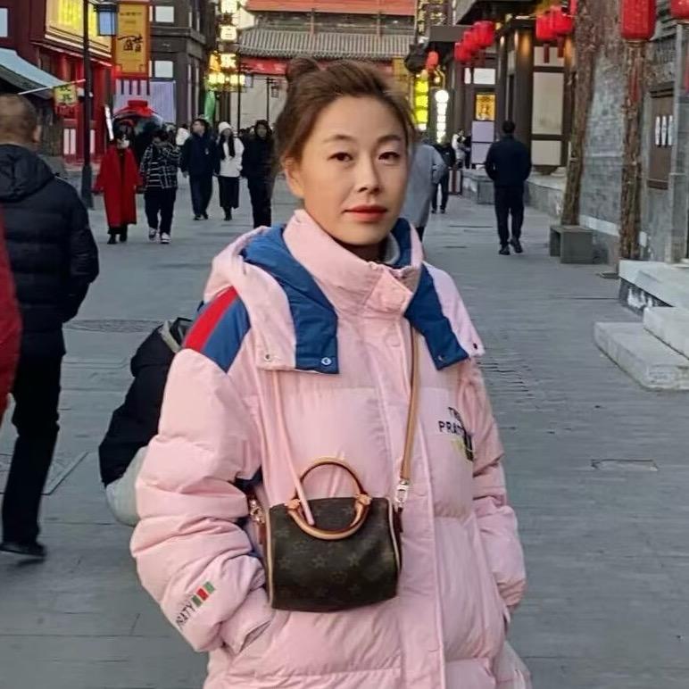 大同仿古街周大生～张彩凤