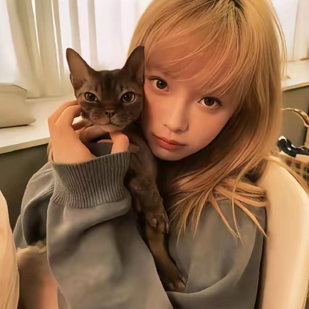 ꒦ິ^꒦ິ