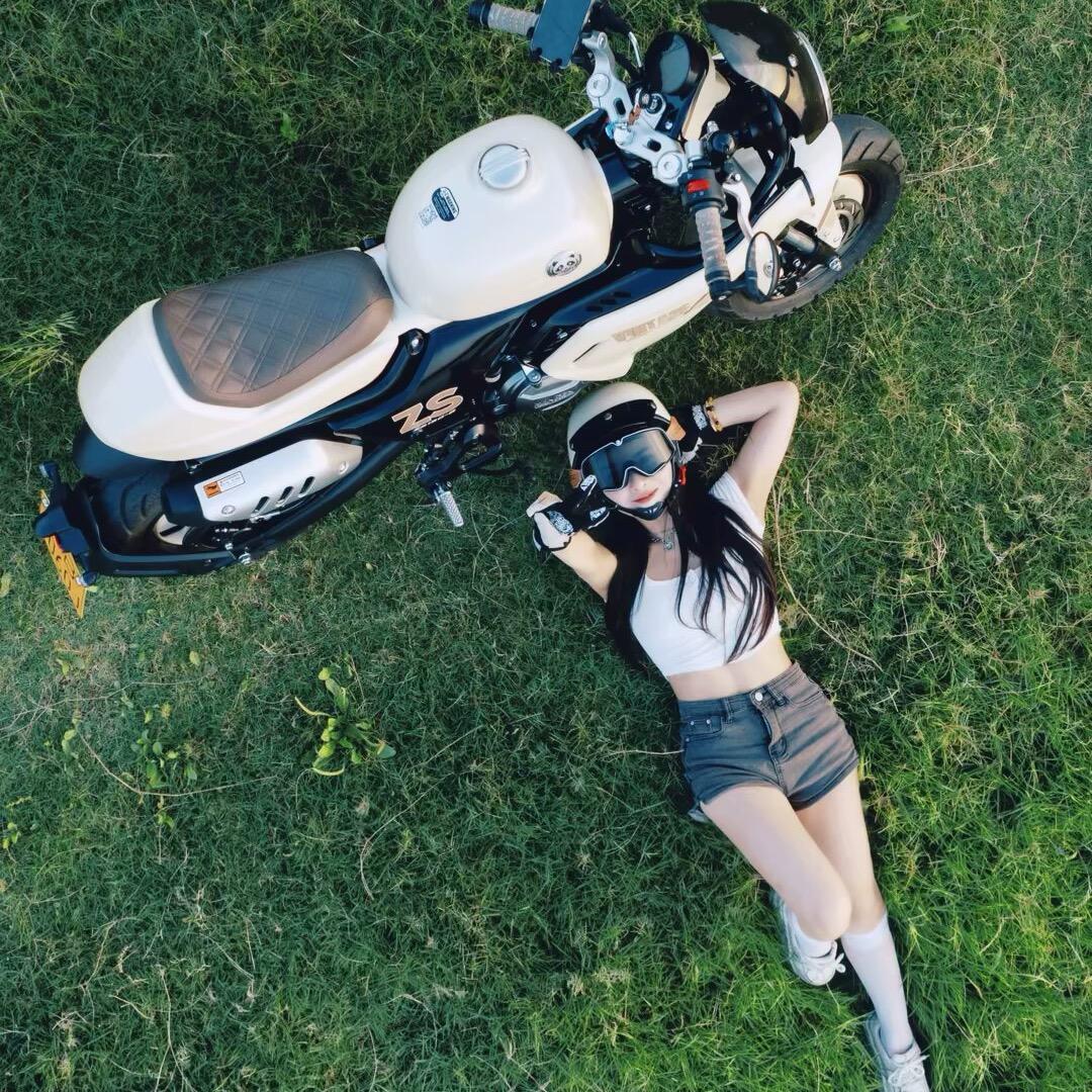 小默爱骑机车💃🏍️