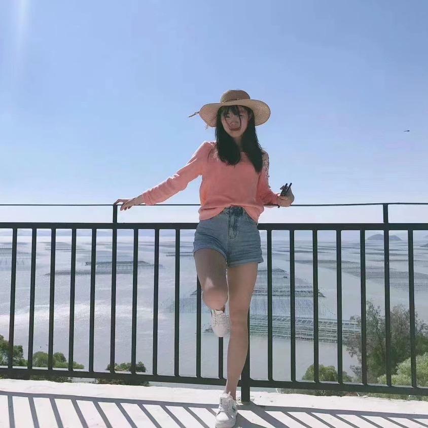 卖挖机配件的小卢