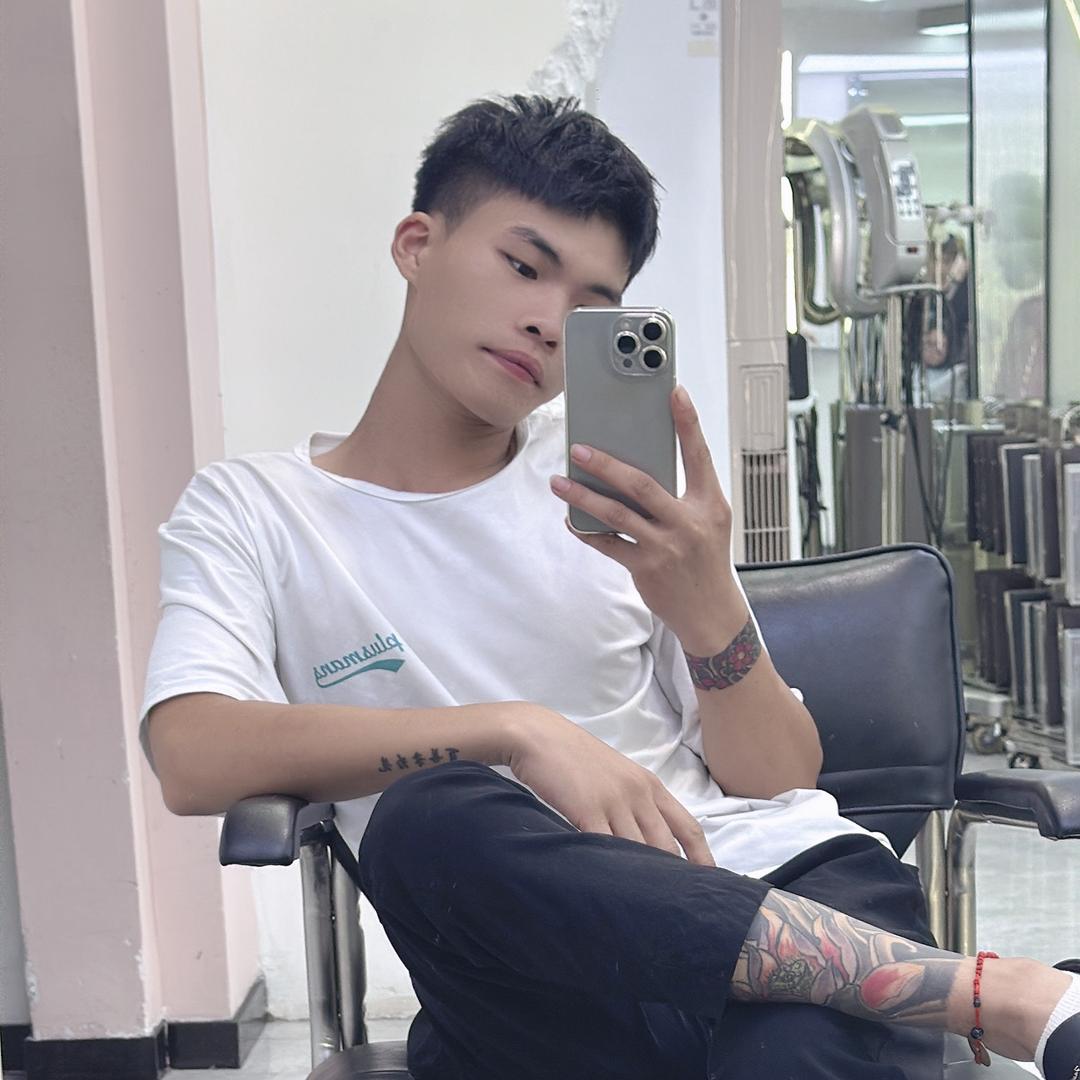 爱笑男孩^_^