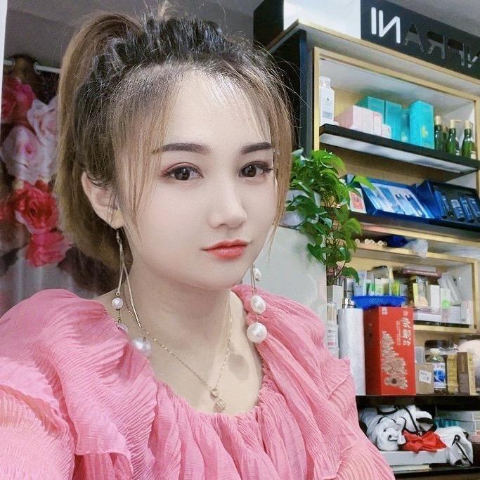 朵啦《美妆带学员》