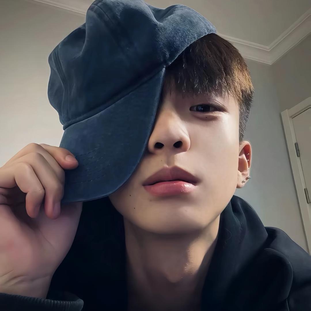 右眼的泪痣