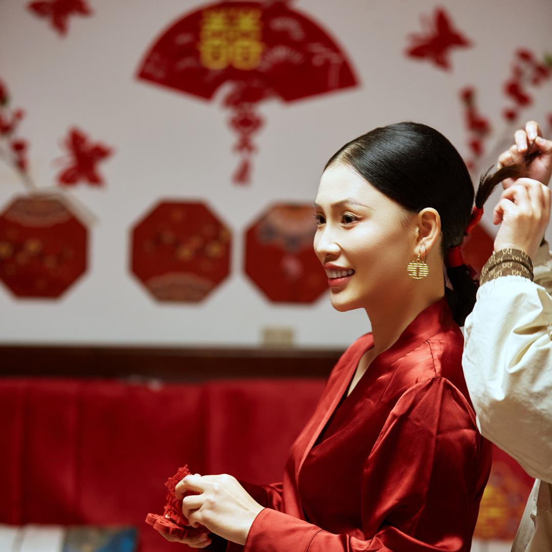 萌，主霓裳（谢小萌）