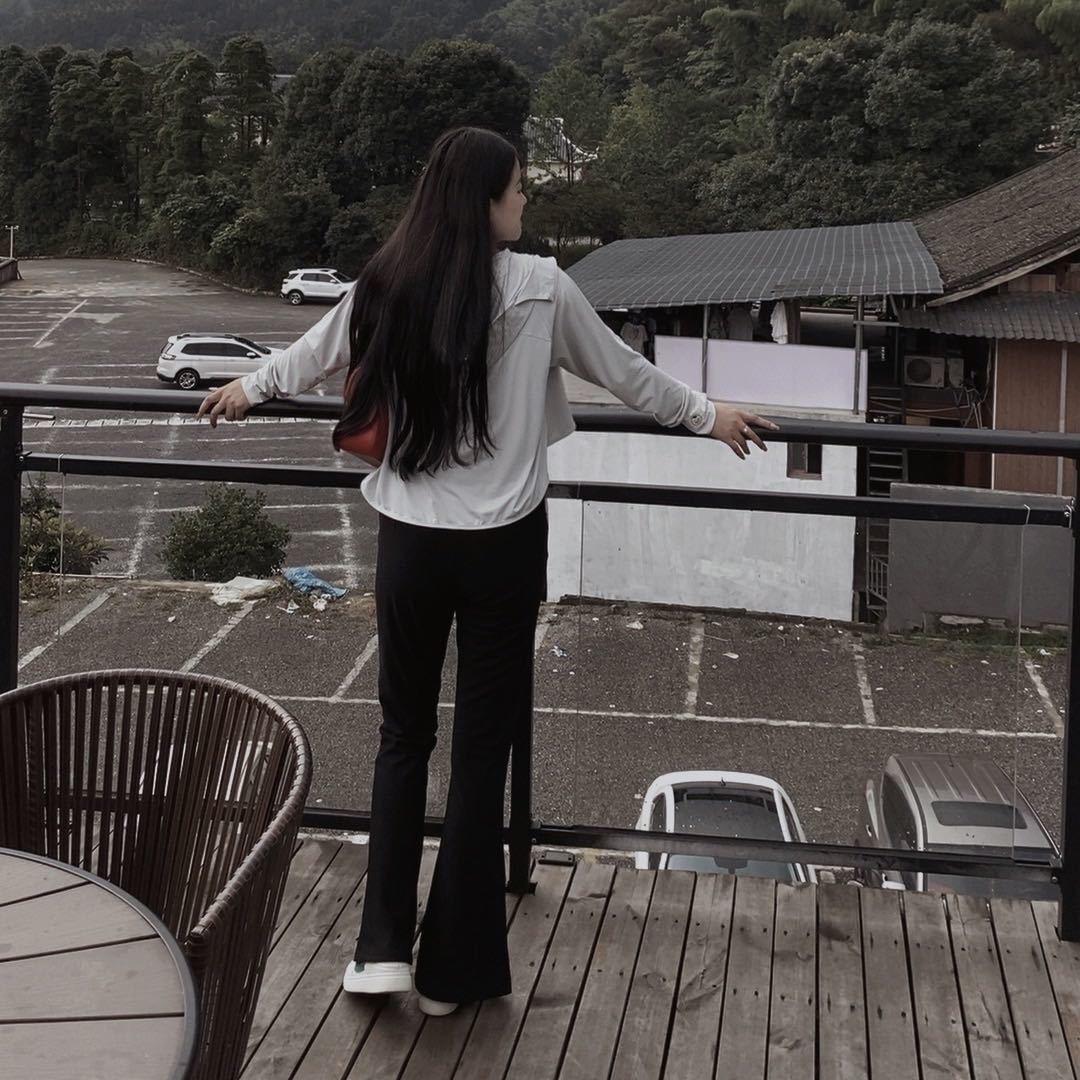 静静🍀