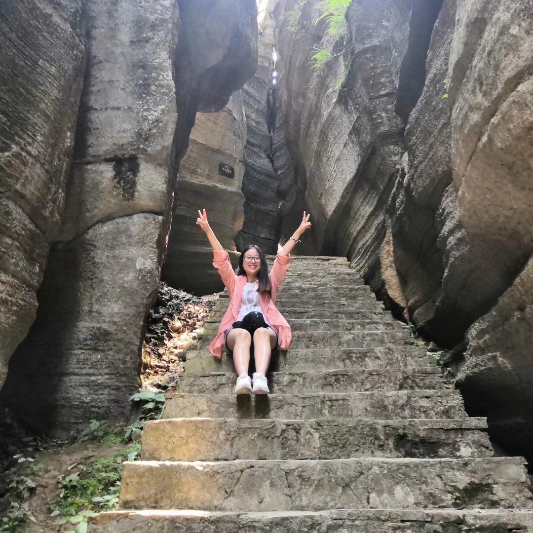 做个快乐的女孩