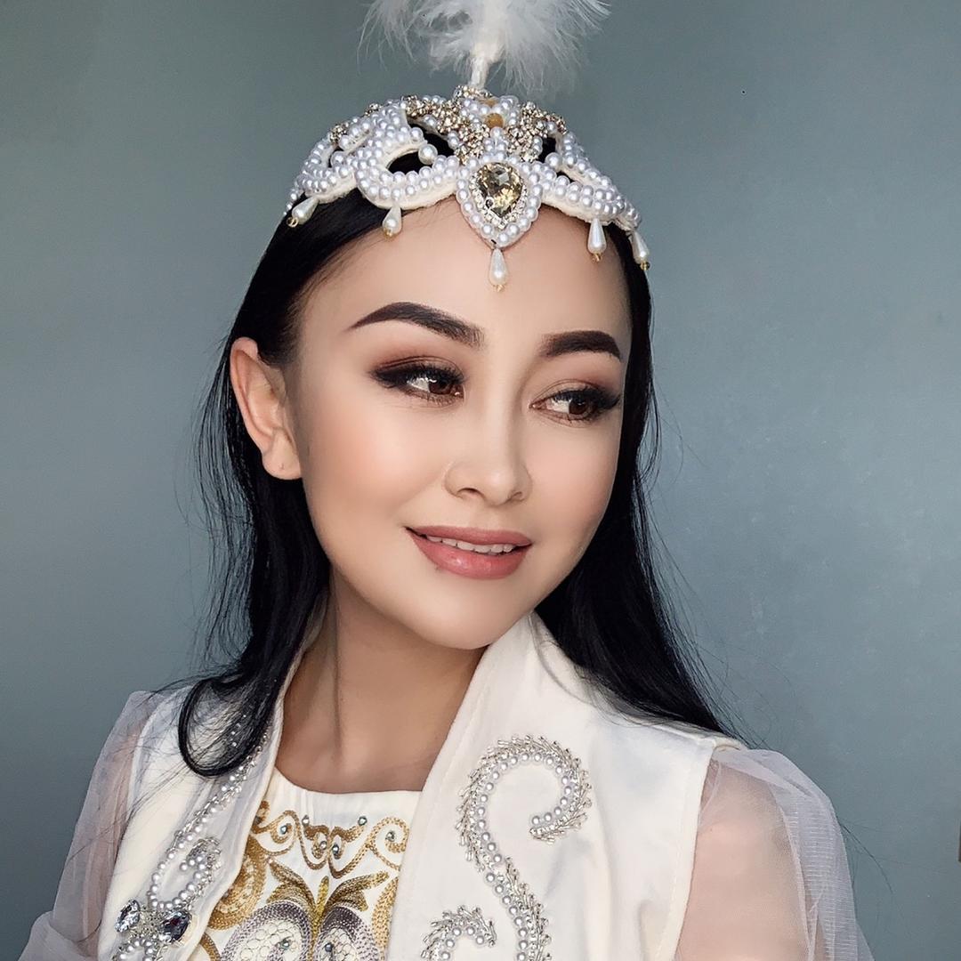 阿迪娜服装