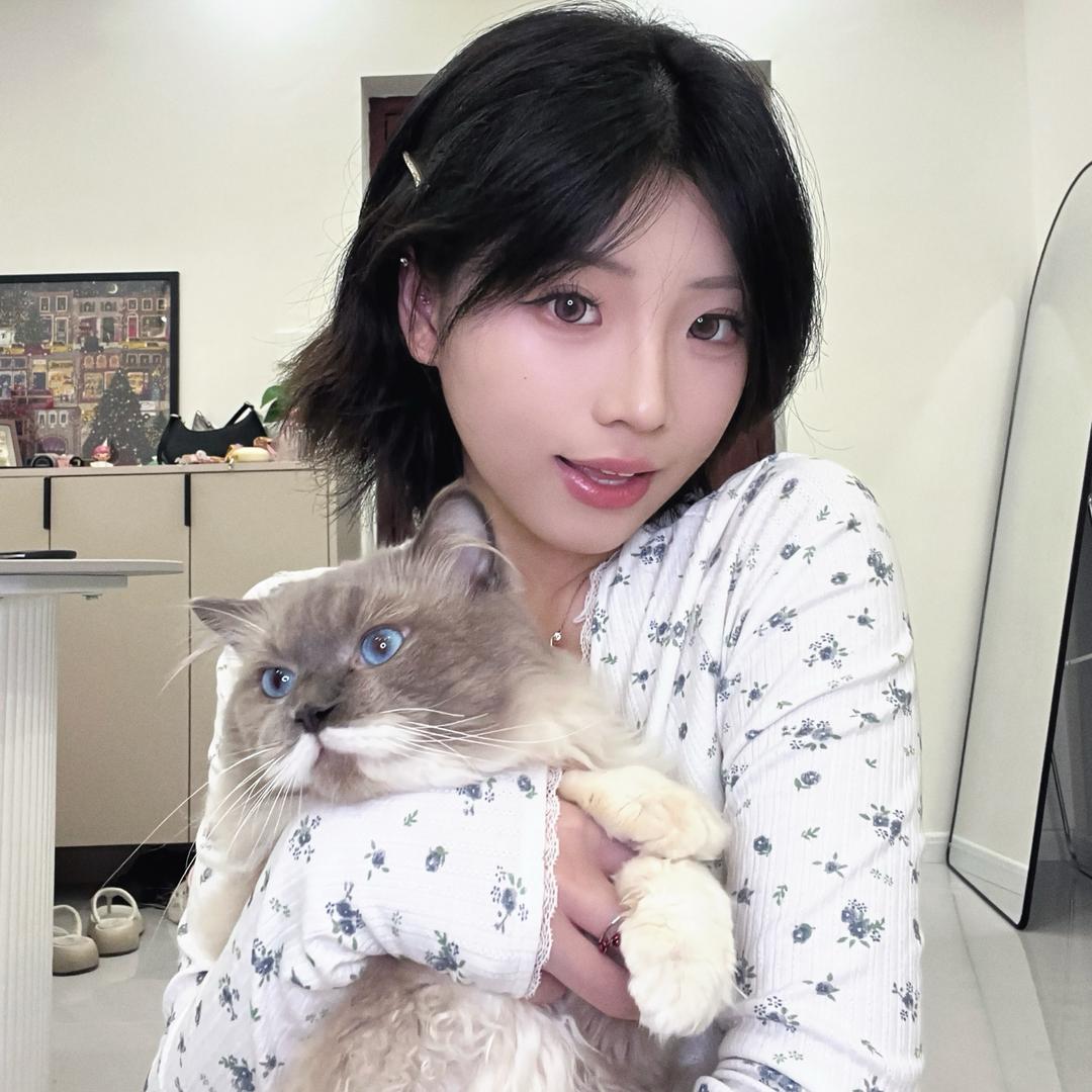妌小小_