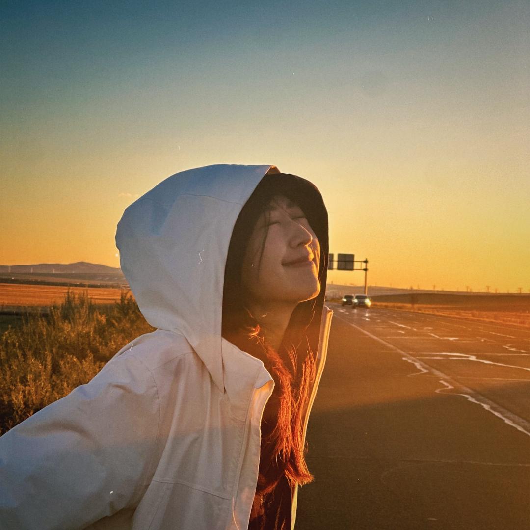 思考大师的脑中正鞭炮齐鸣