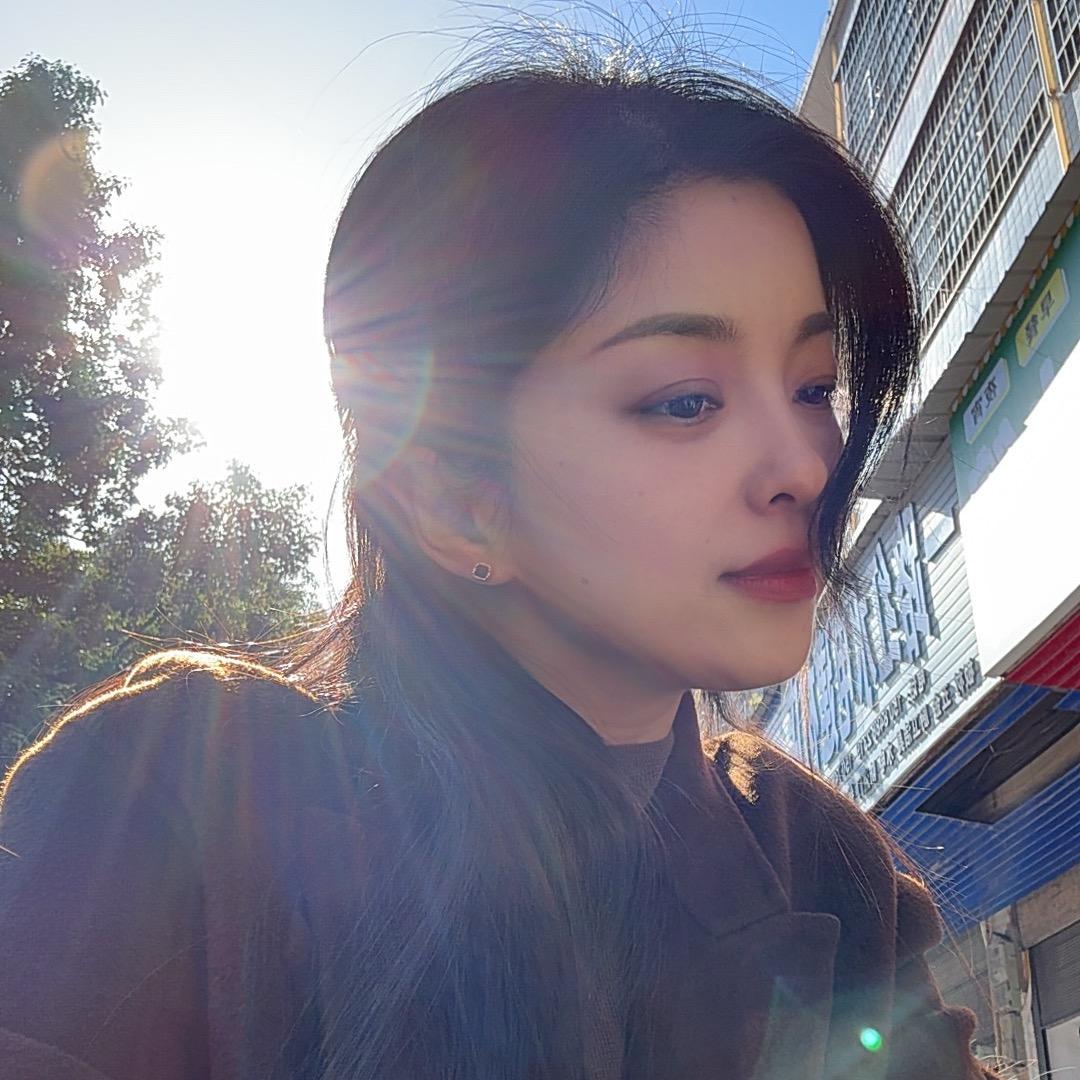 洞阳镇路路通建材：芳姐