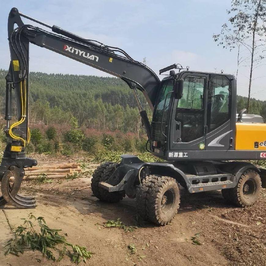 轮式挖机，小岑