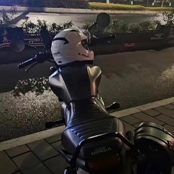 爱机车的王同学