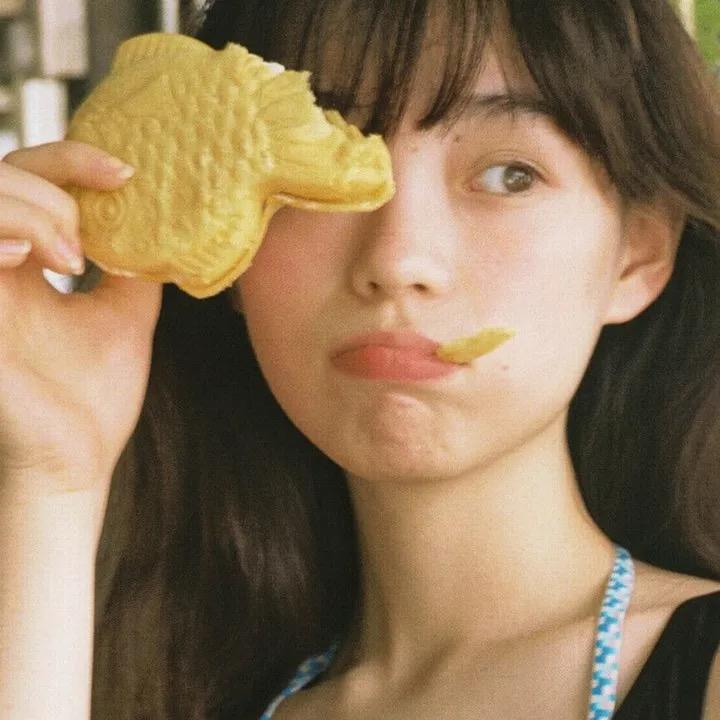 穿着花裙子的猫咪