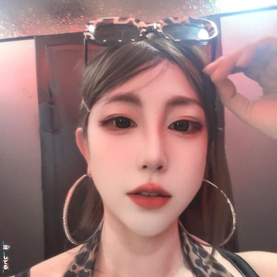 美羊羊在跳舞