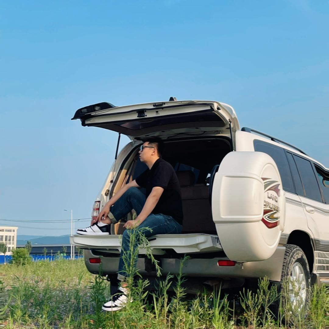 华运越野车