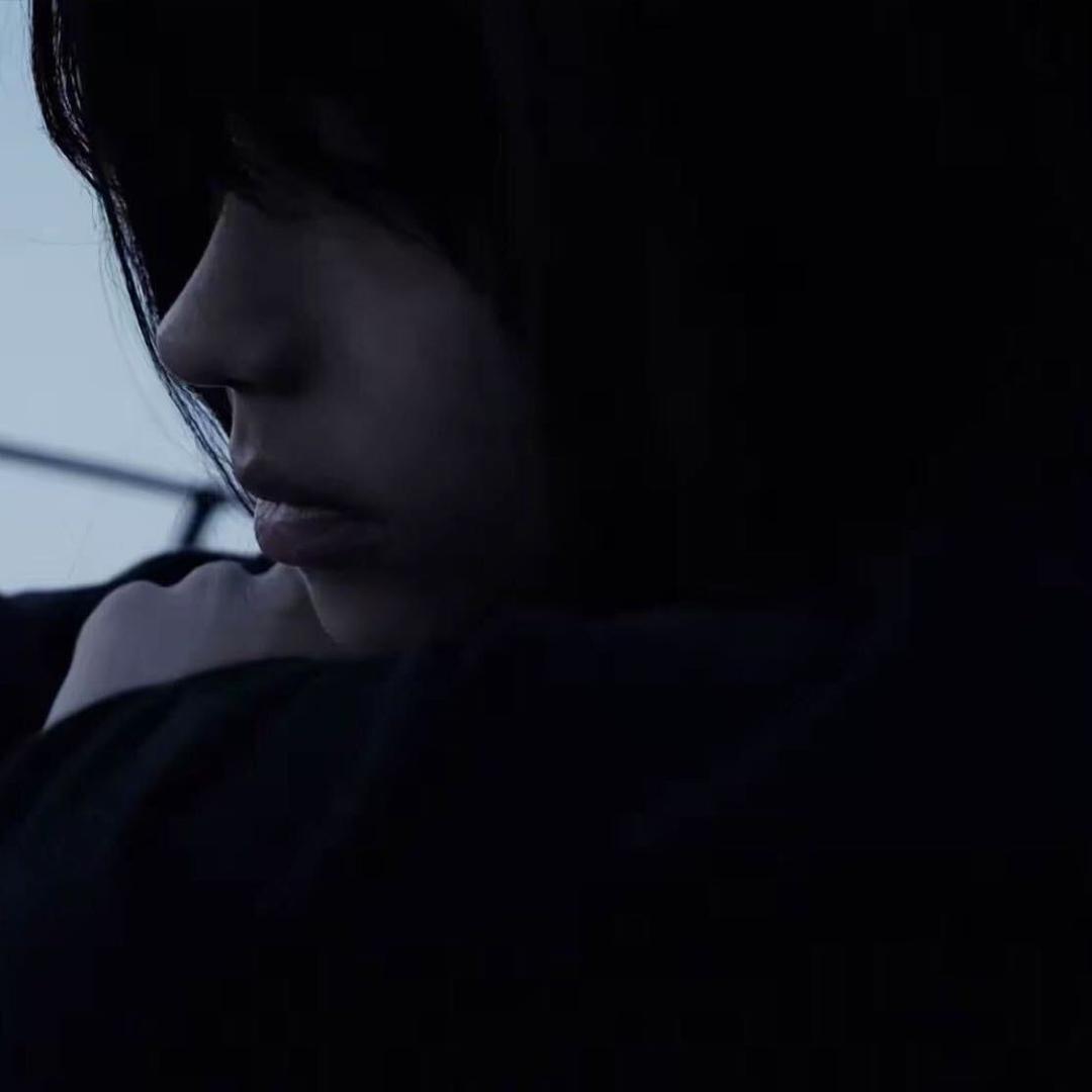 李