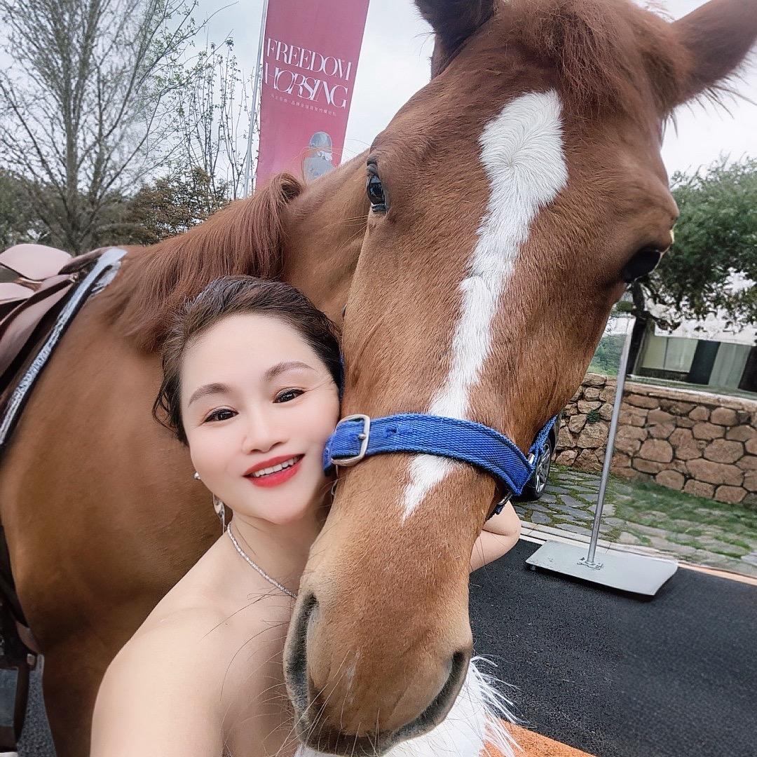 爱健身会骑马的美人鱼～娣姐