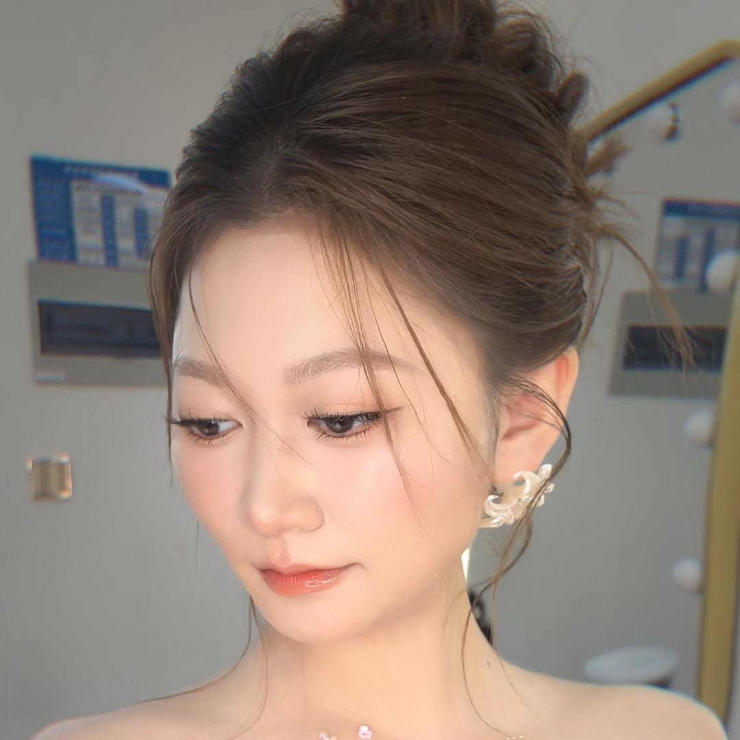 重生之我在鹤岗克洛伊当化妆师（招学员）