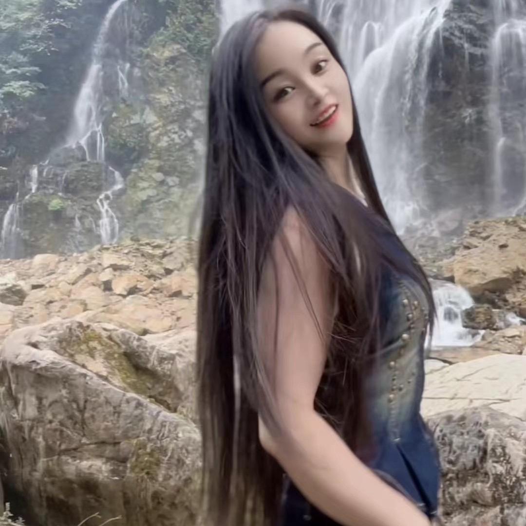 赵十七（卖炮妹 ）
