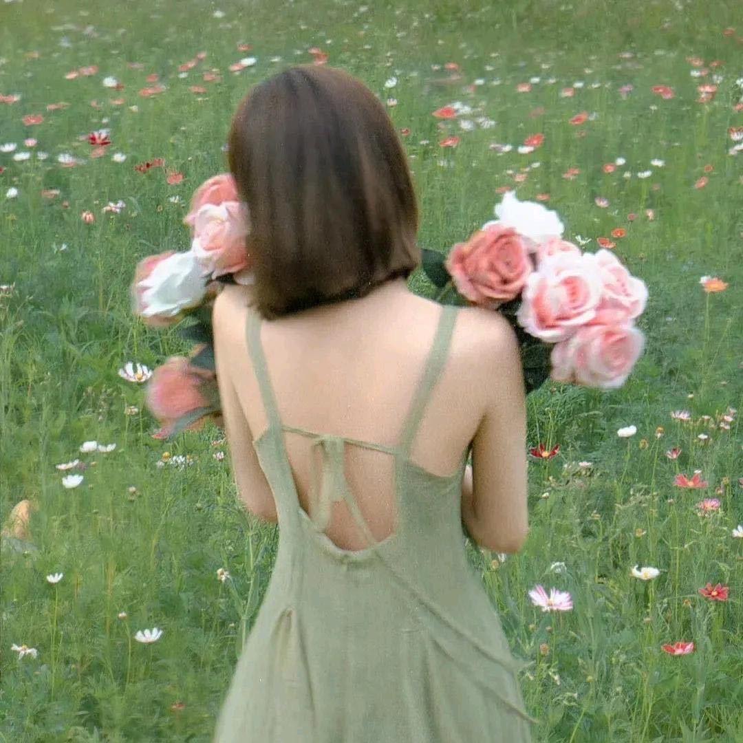 ☁️婧伊吃饱饱~