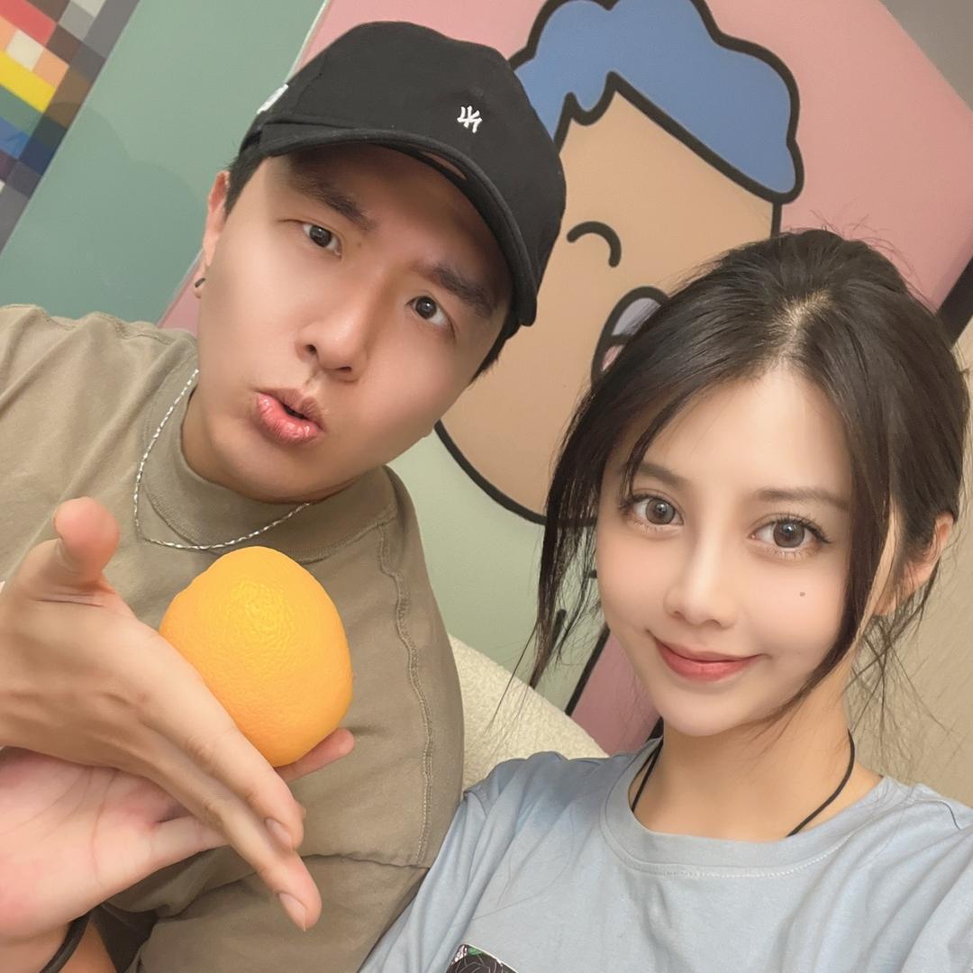 矮德华与蕾哈这