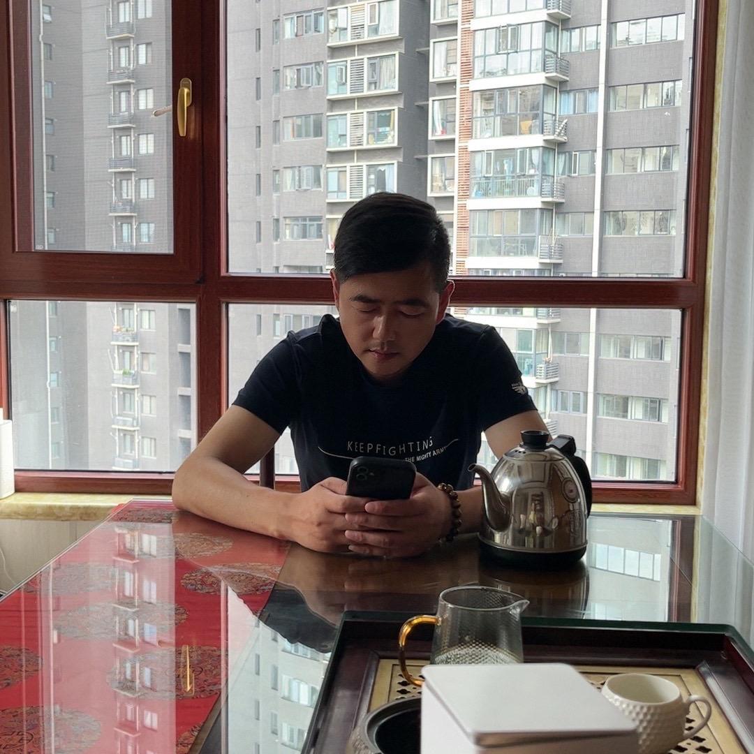 悠扬驼林