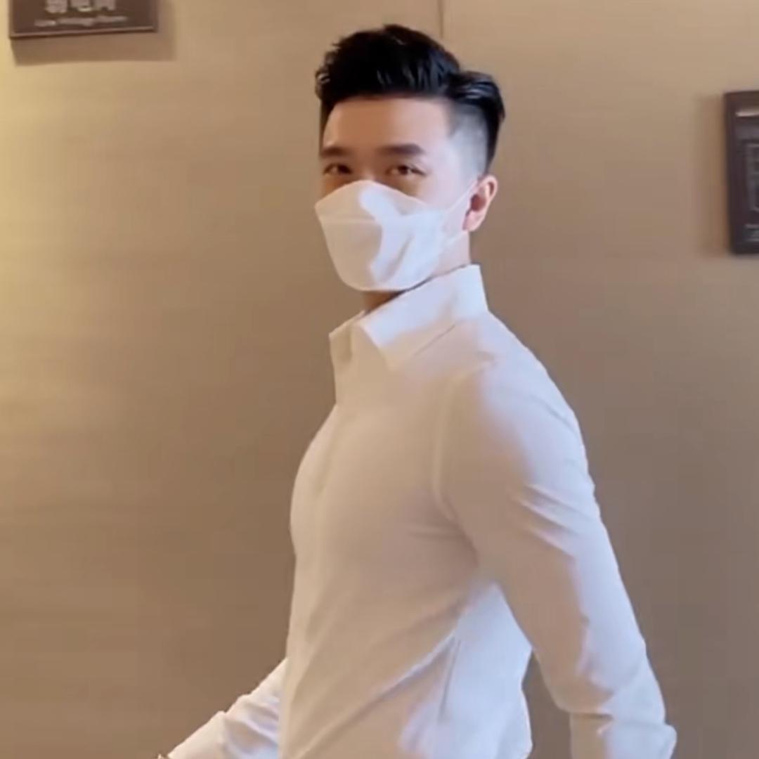 辉博士
