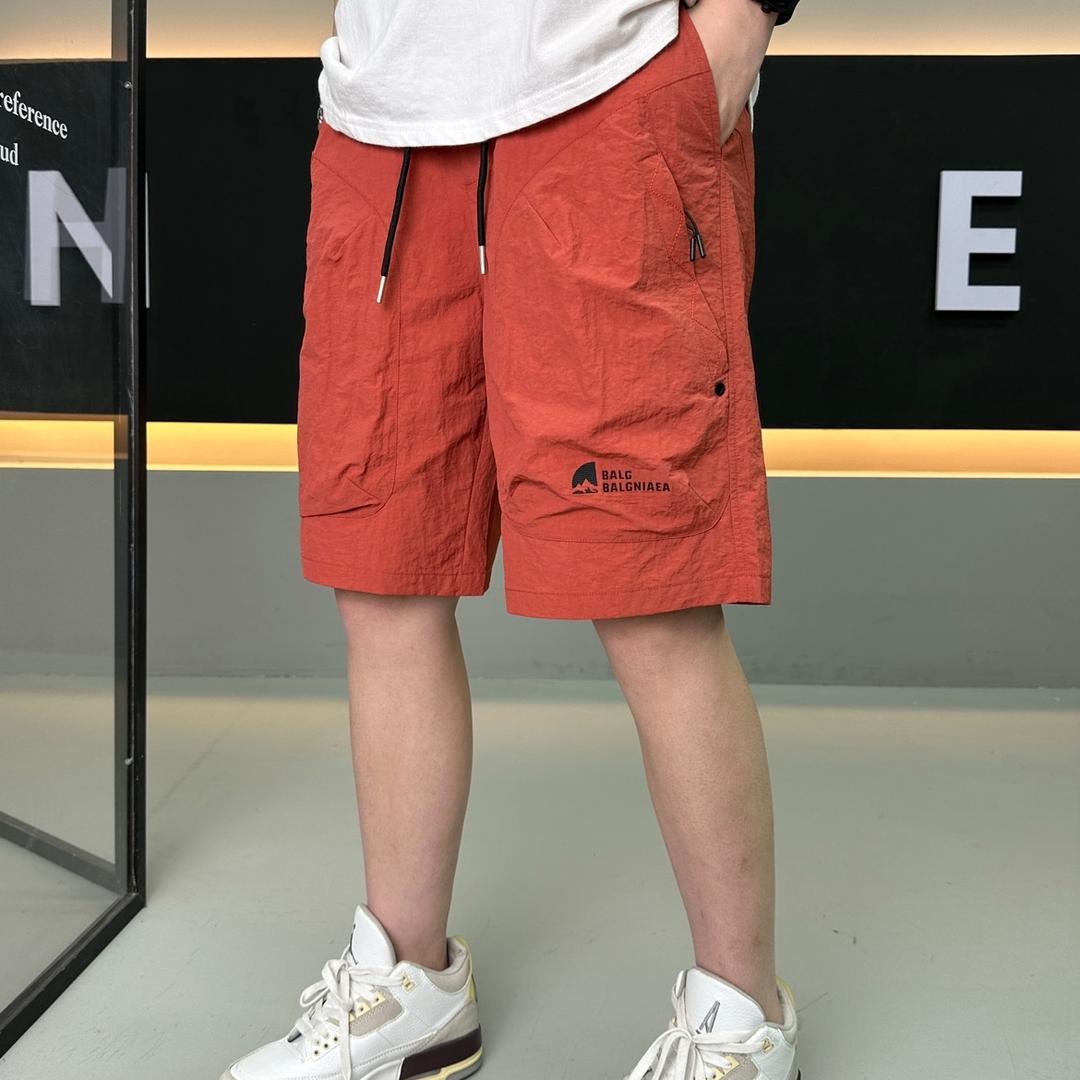 阿伟男装搭配店