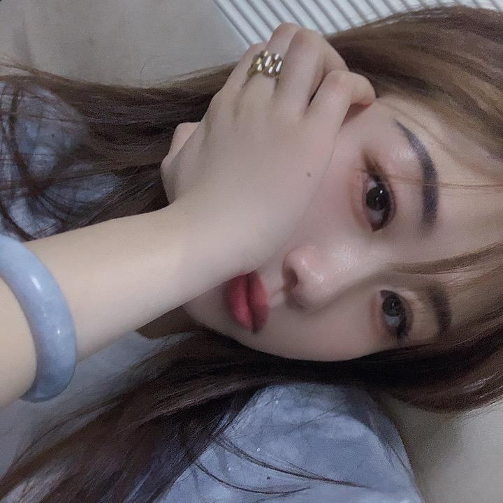 贩卖鞋子的小姐姐🤩