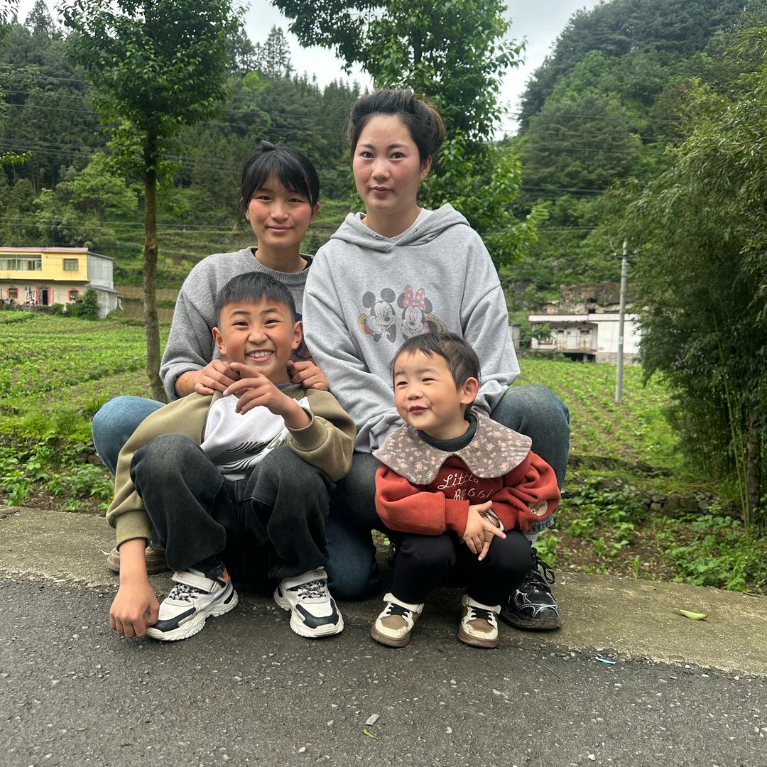 王熙熙家幺爸（王琴）