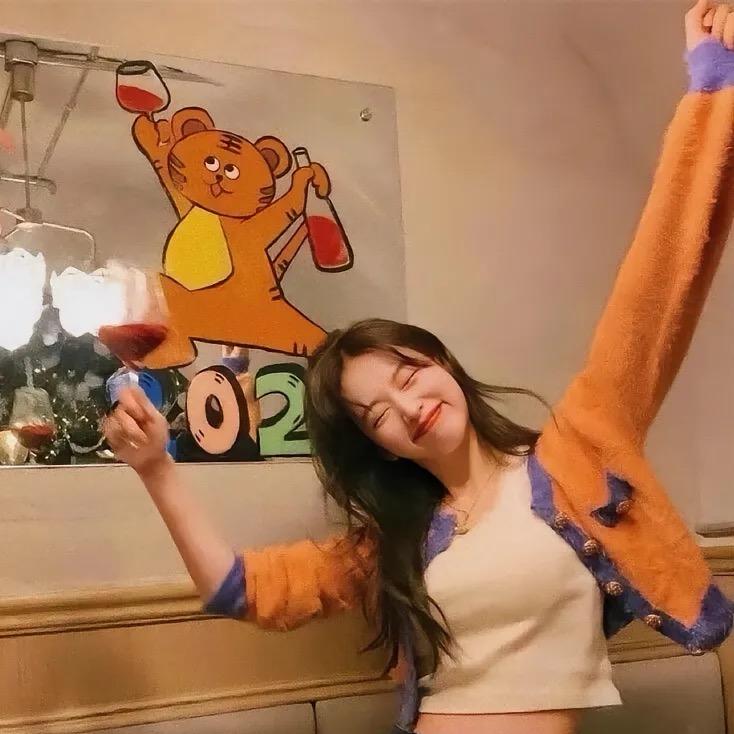 ❀