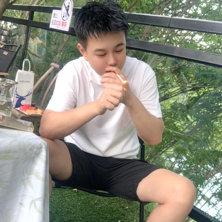 -  李 雷🎗️