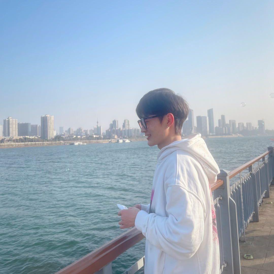 致青春美发沙龙1号发型师