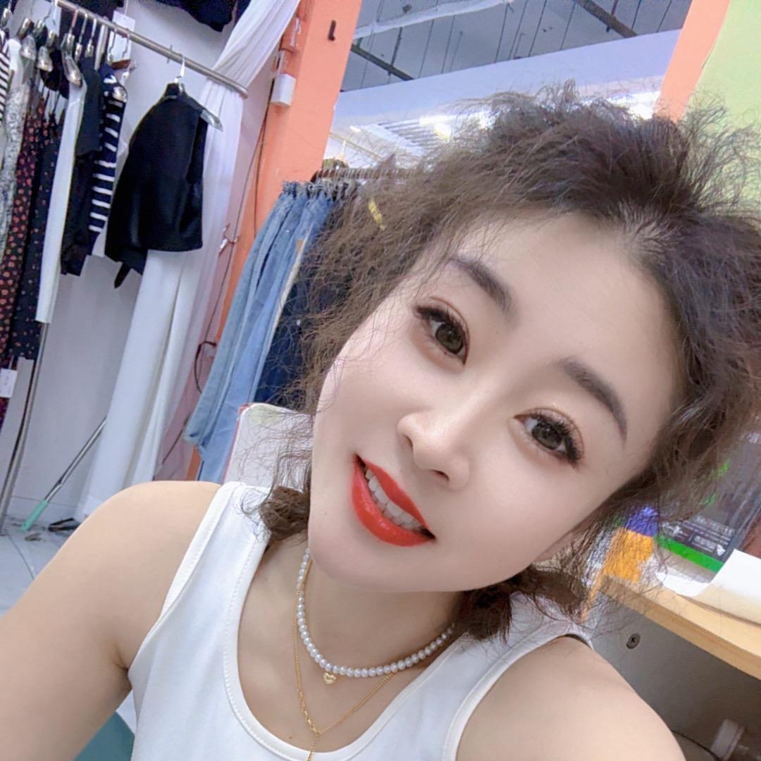 米多.女装👚宝子姐