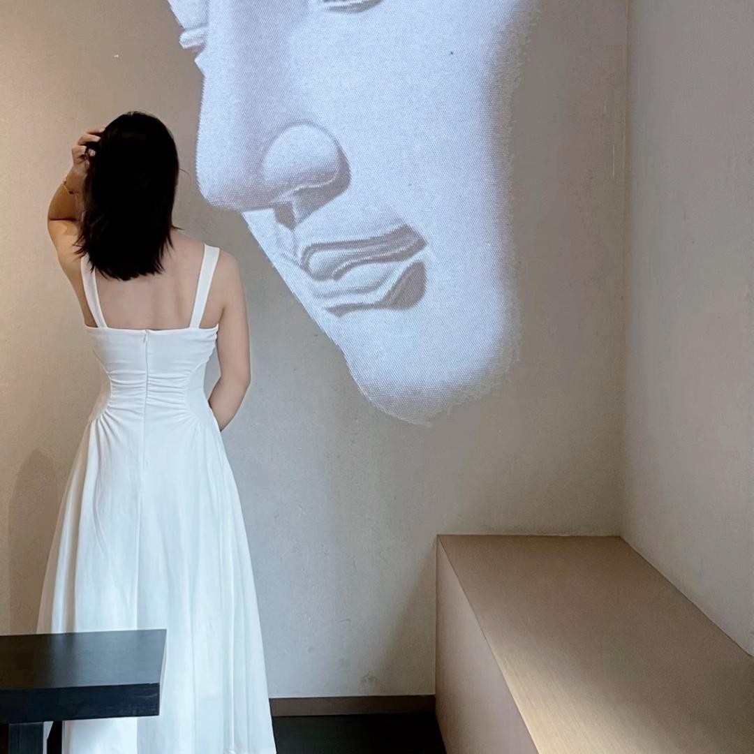 李小姐.