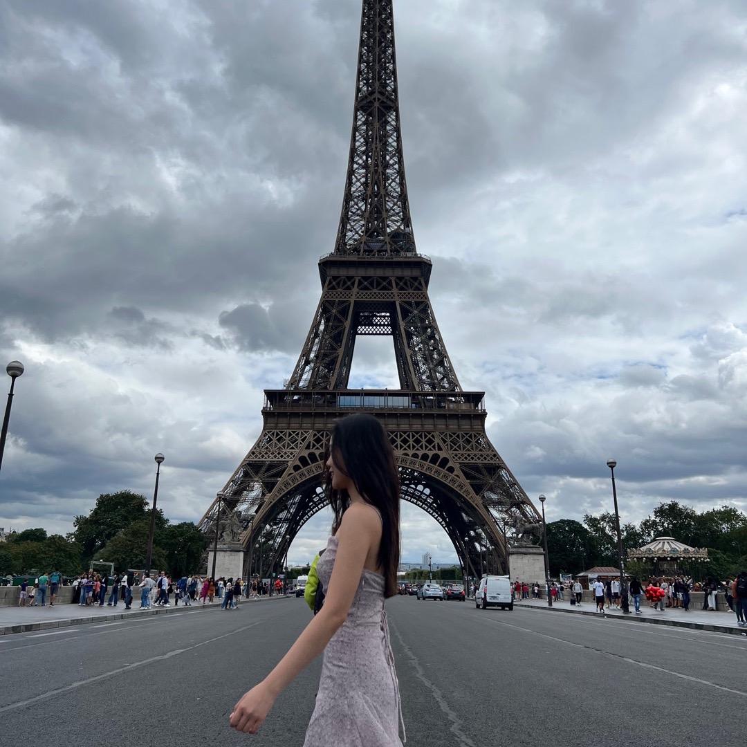 住在深海大菠萝里