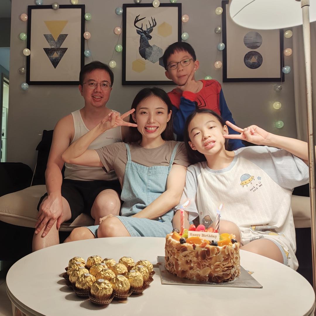 亚琼一家在新加坡