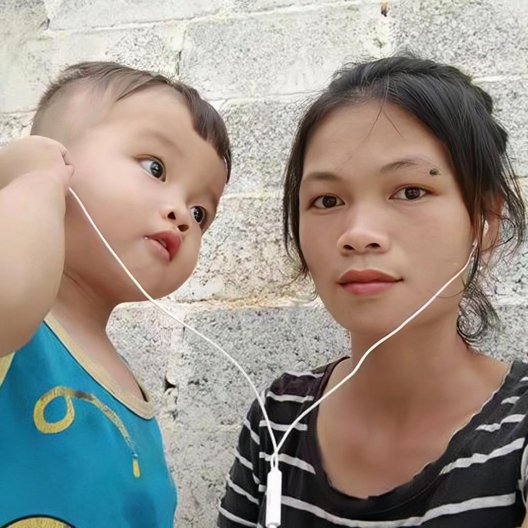 晓愉.