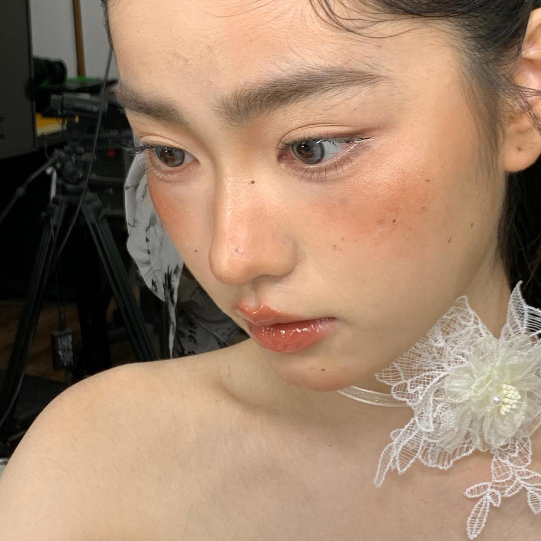 小团子是化妆师