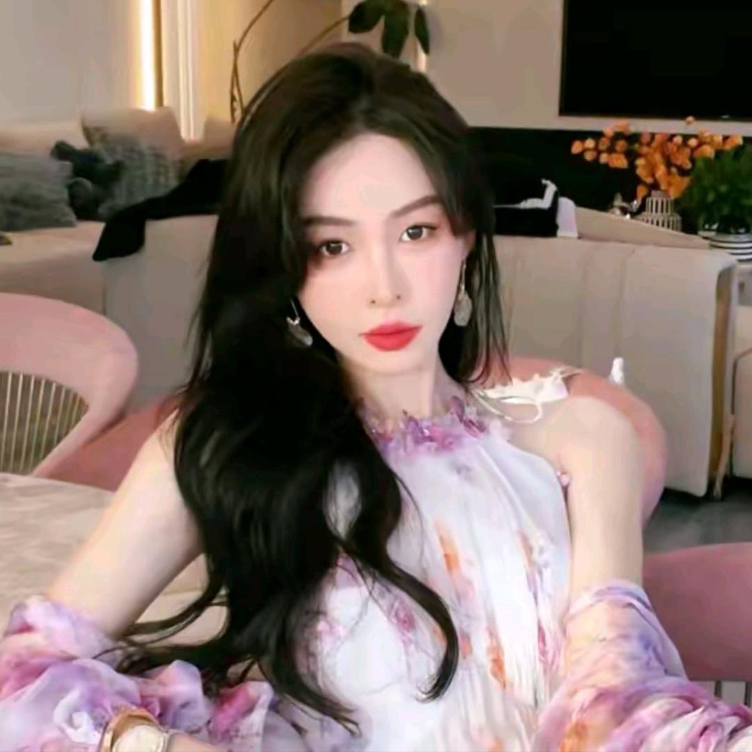 余潇潇(穿搭日记)