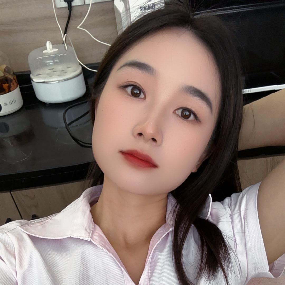 肆   月