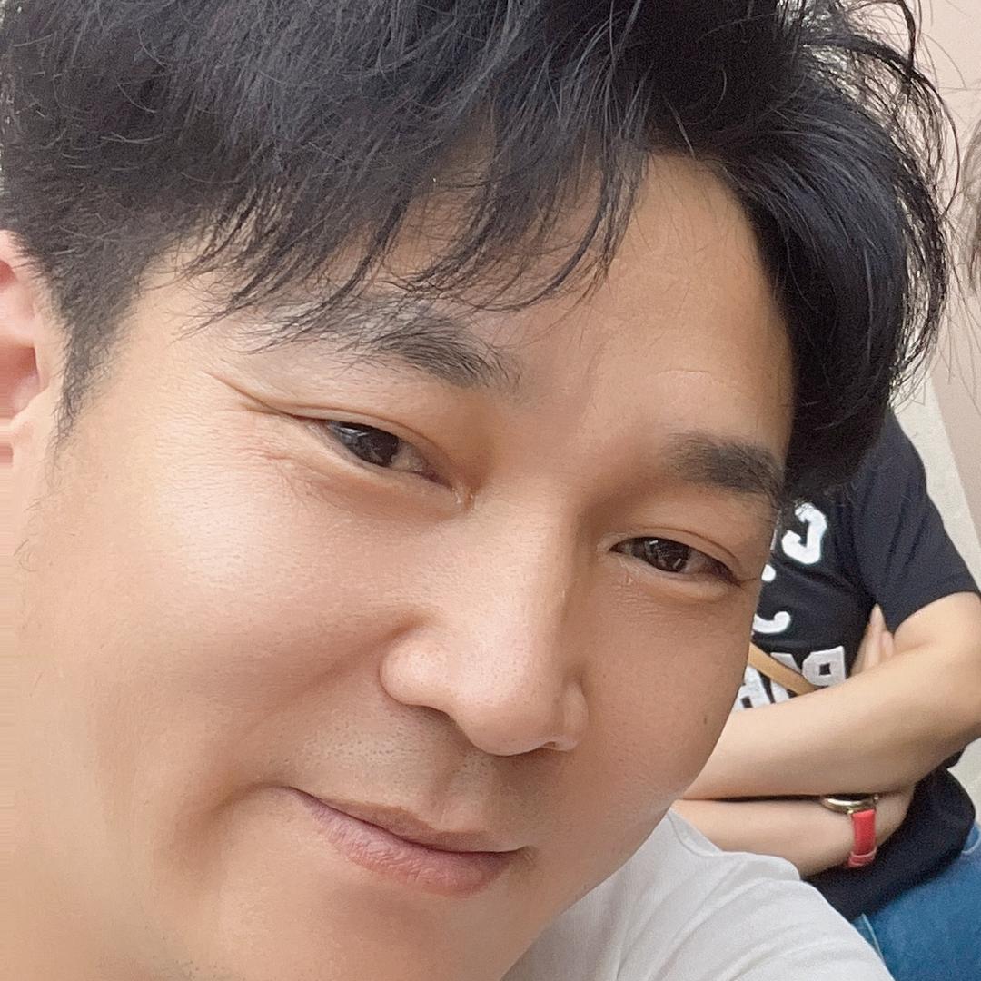 天津减龄烫发大亮店长