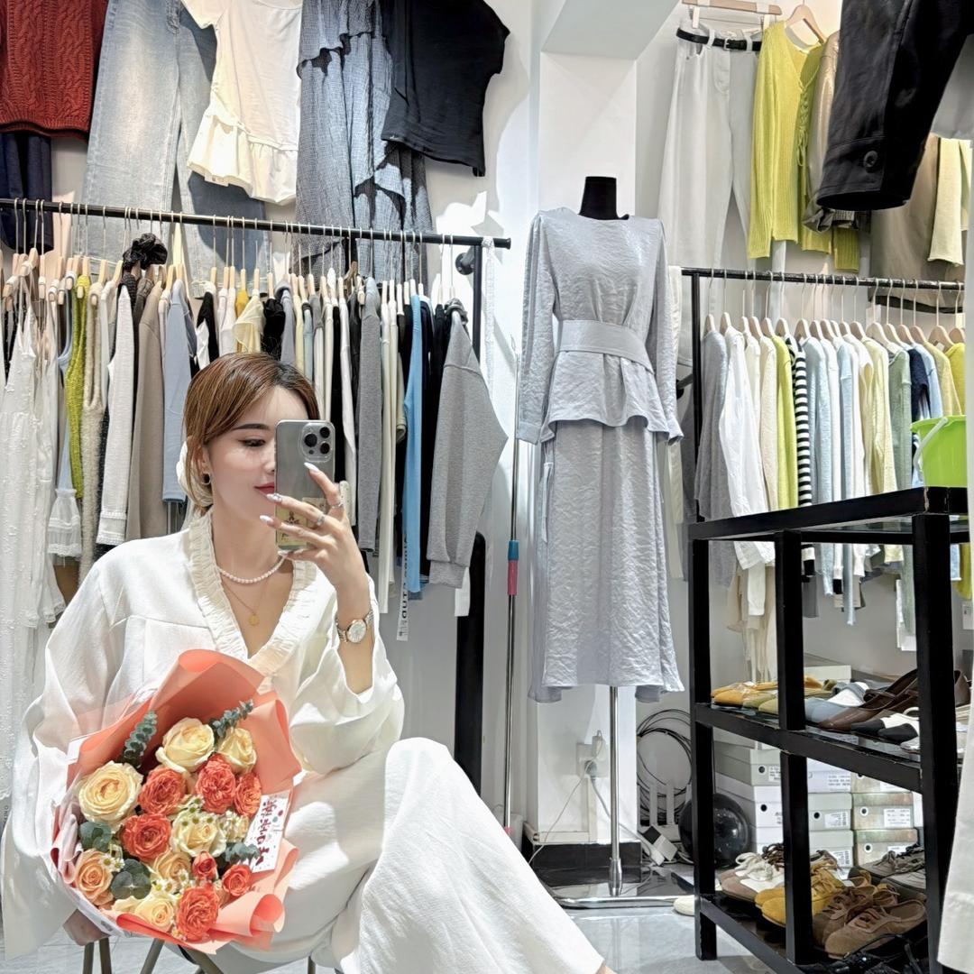 怀来县特新特大楼对面不晚女装