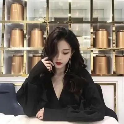 深圳南油轻奢女装