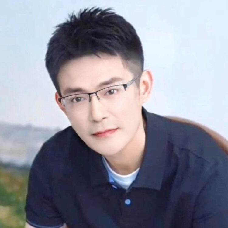 倔强こ男孩う