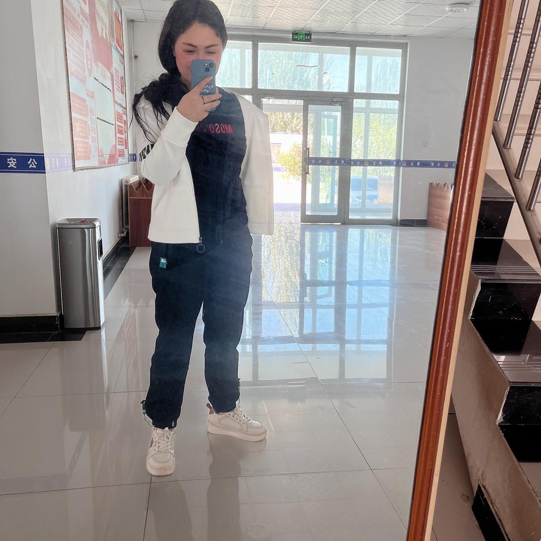 左苗苗