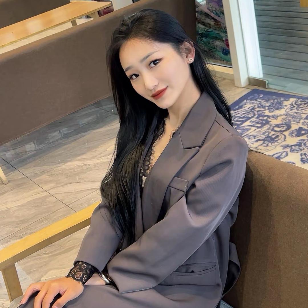 慕格丽 小英👧🏻